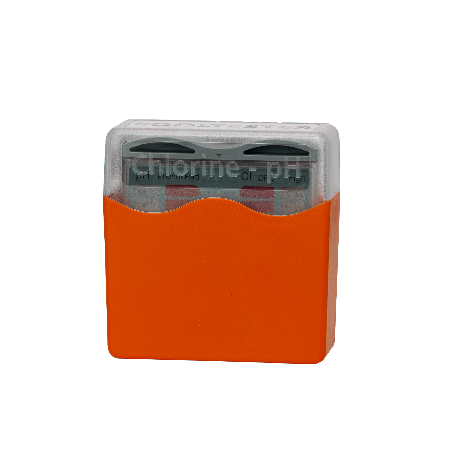 „Manueller Pooltester im orangefarbenen Kunststoffgehäuse mit transparenter Abdeckung. Sichtbar sind zwei Messkammern mit Farbskalen zur Wasseranalyse, beschriftet mit ‚Chlorine – pH‘, ‚Phenol Red‘ und ‚DPD‘ zur Bestimmung von freiem Chlor und pH-Wert. Freigestellt auf transparentem Hintergrund.“